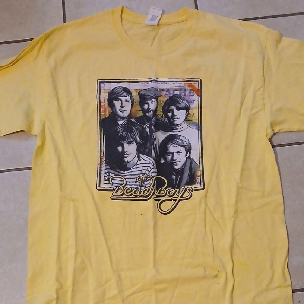BEACH BOYS Womens Size L Yellow Novelty Graphic Tshirt